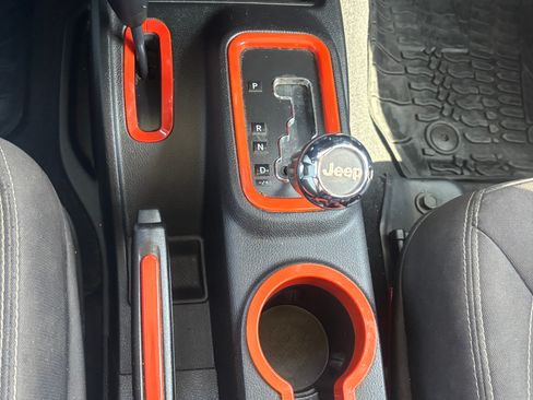 Used 2014 Jeep Wrangler Unlimited Sahara w/ Connectivity Group image 24