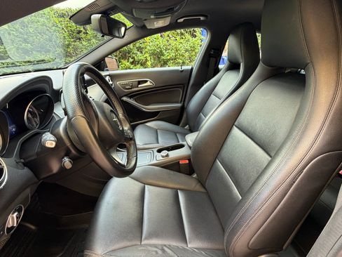 Used 2015 Mercedes-Benz CLA 250 image 9