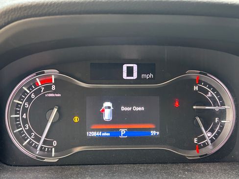 Used 2016 Honda Pilot Elite image 10