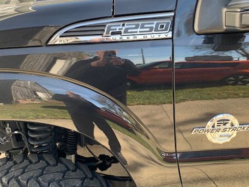 Used 2011 Ford F250 XLT w/ XLT Premium Pkg image 9