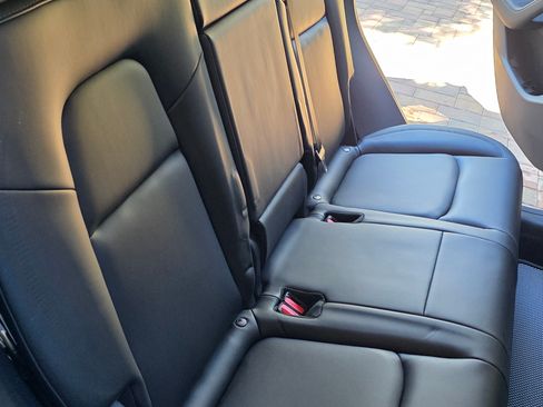 Used 2022 Tesla Model Y Performance image 24