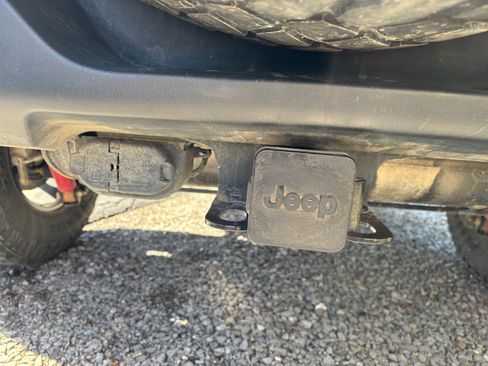 Used 2021 Jeep Wrangler Sport image 13