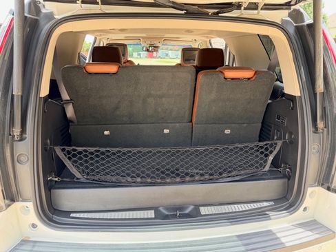 Used 2015 Cadillac Escalade Luxury RWD image 12