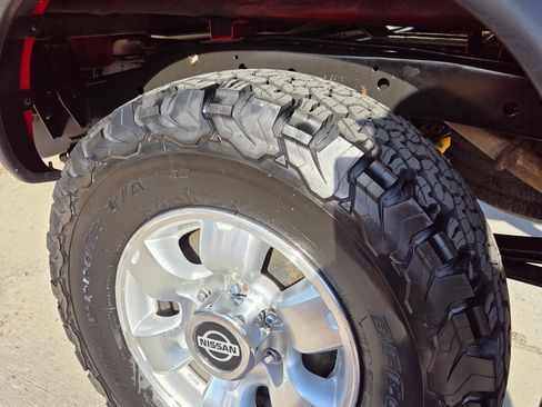 Used 1998 Nissan Frontier XE image 9