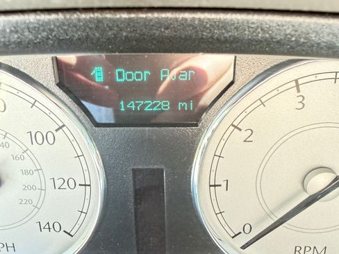 Used 2006 Chrysler 300 Touring RWD image 14