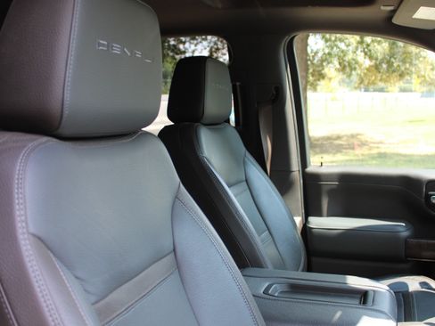 Used 2021 GMC Sierra 2500 Denali w/ Denali Ultimate Package AWD/4WD image 19