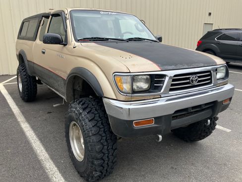 Used 1996 Toyota Tacoma 4x4 Xtracab image 4