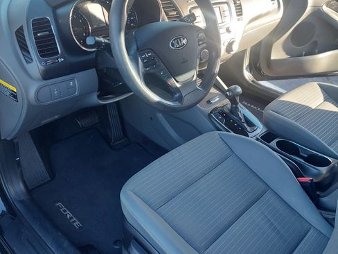 Used 2017 Kia Forte LX w/ LX Popular Package image 8