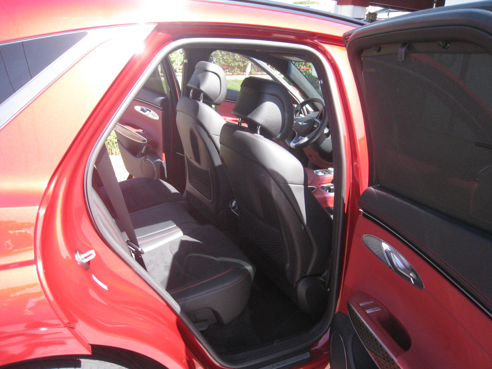 Used 2022 Genesis GV70 3.5T Sport w/ Sport Prestige Package AWD/4WD image 9
