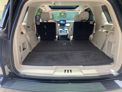 Used 2019 Lincoln Navigator Select RWD image 22