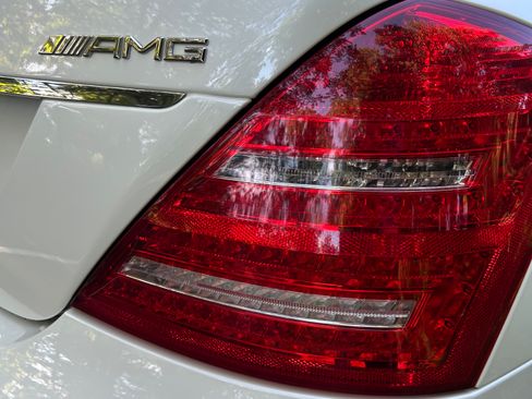 Used 2012 Mercedes-Benz S 63 AMG w/ AMG Performance Pkg image 29