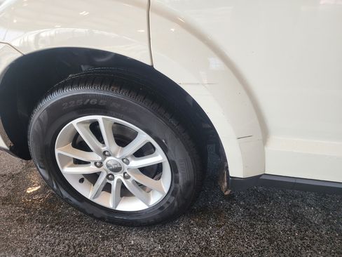 Used 2014 Dodge Journey SXT image 22