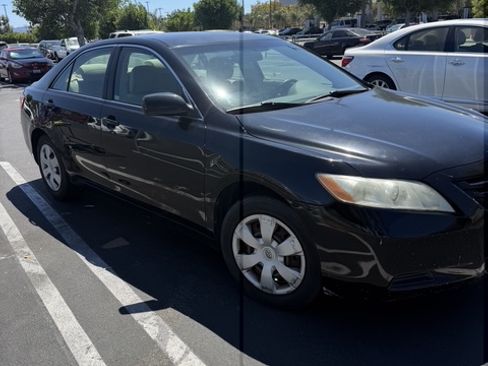 Used 2009 Toyota Camry LE FWD image 6