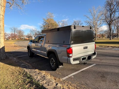 Used 2019 Toyota Tacoma TRD Off-Road image 4