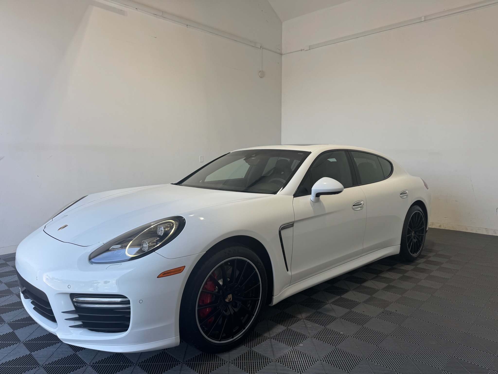 Used 2014 Porsche Panamera GTS AWD/4WD image 6