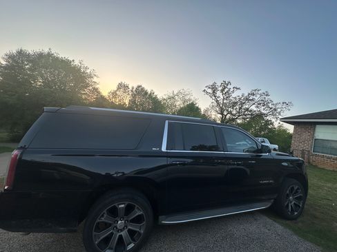 Used 2015 GMC Yukon XL SLT w/ Open Road Package image 9