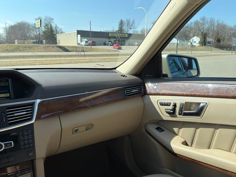 Used 2012 Mercedes-Benz E 350 4MATIC Sedan image 27
