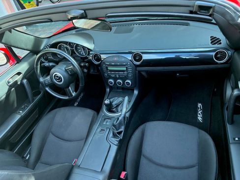 Used 2015 MAZDA MX-5 Miata Sport w/ Convenience Package image 16