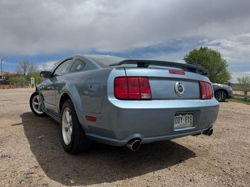 Used 2005 Ford Mustang GT Premium image 4