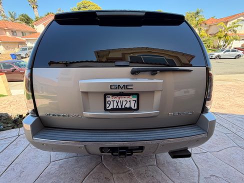 Used 2007 GMC Yukon XL Denali AWD/4WD image 5
