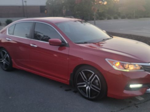 Used 2017 Honda Accord Sport image 2