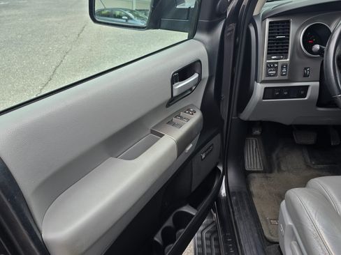 Used 2014 Toyota Sequoia Limited image 25
