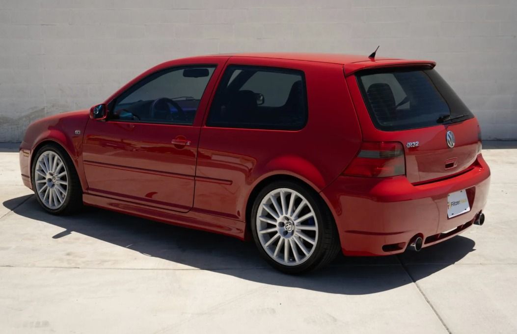 Used 2004 Volkswagen R32 AWD/4WD image 2