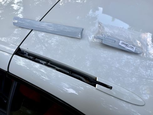 Used 2015 BMW M4 Convertible image 25