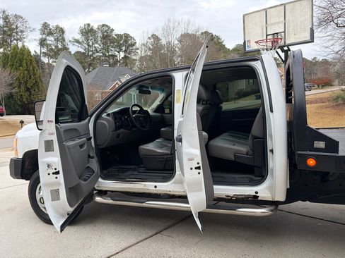 Used 2011 Chevrolet Silverado 3500 W/T image 11