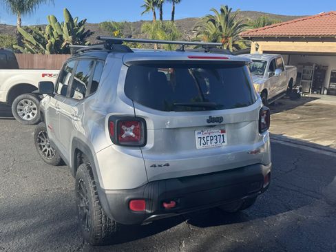 Used 2016 Jeep Renegade Trailhawk image 4