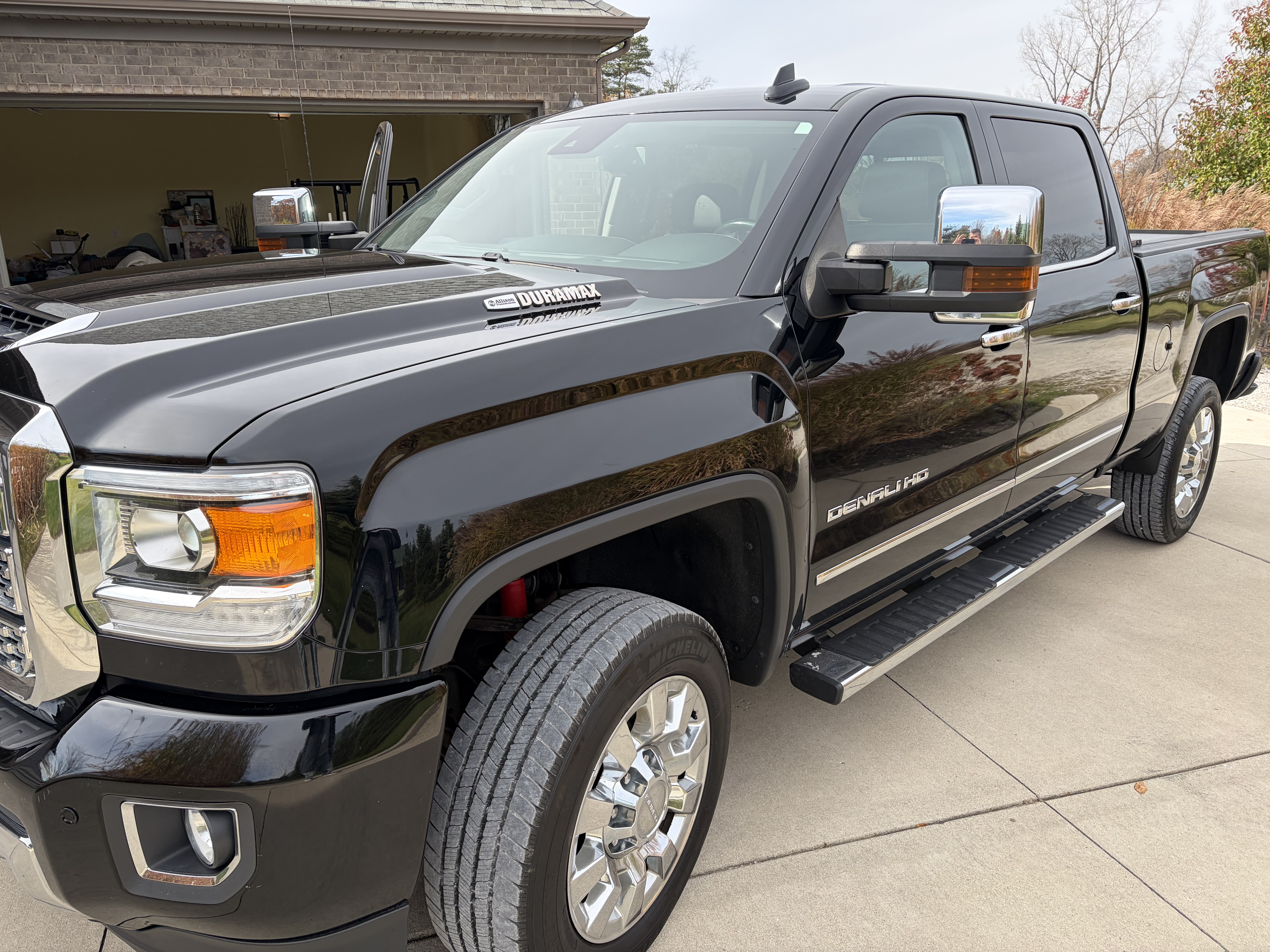 Used 2019 GMC Sierra 2500 Denali w/ Duramax Plus Package AWD/4WD image 15