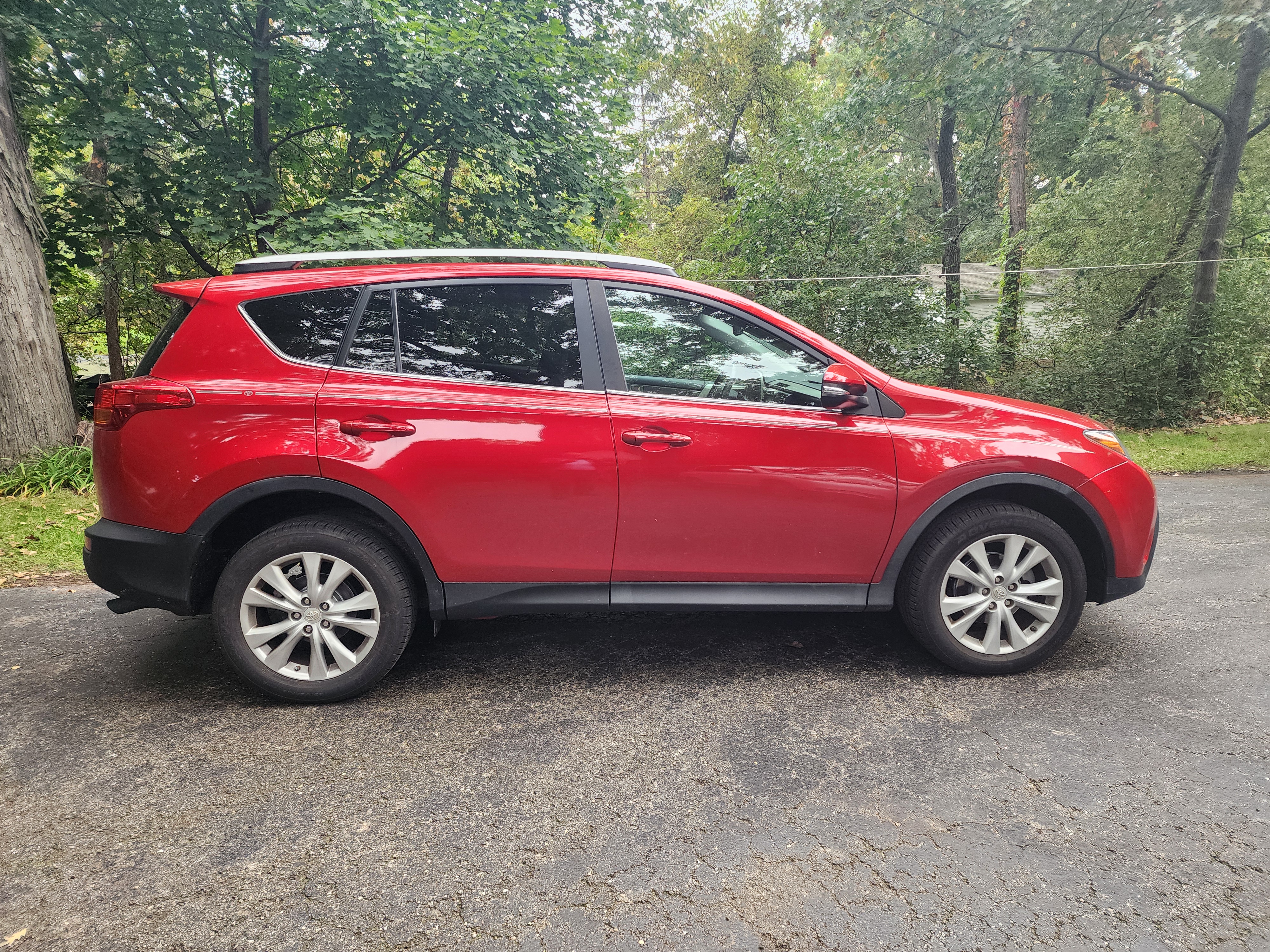 Used 2015 Toyota RAV4 Limited AWD/4WD image 9