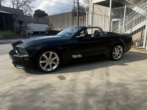Used 2005 Ford Mustang GT Premium image 31