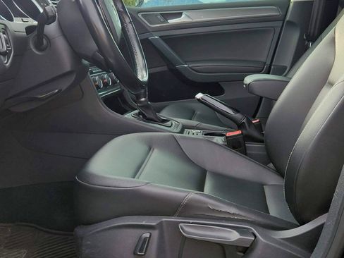 Used 2017 Volkswagen Golf Alltrack SE image 8