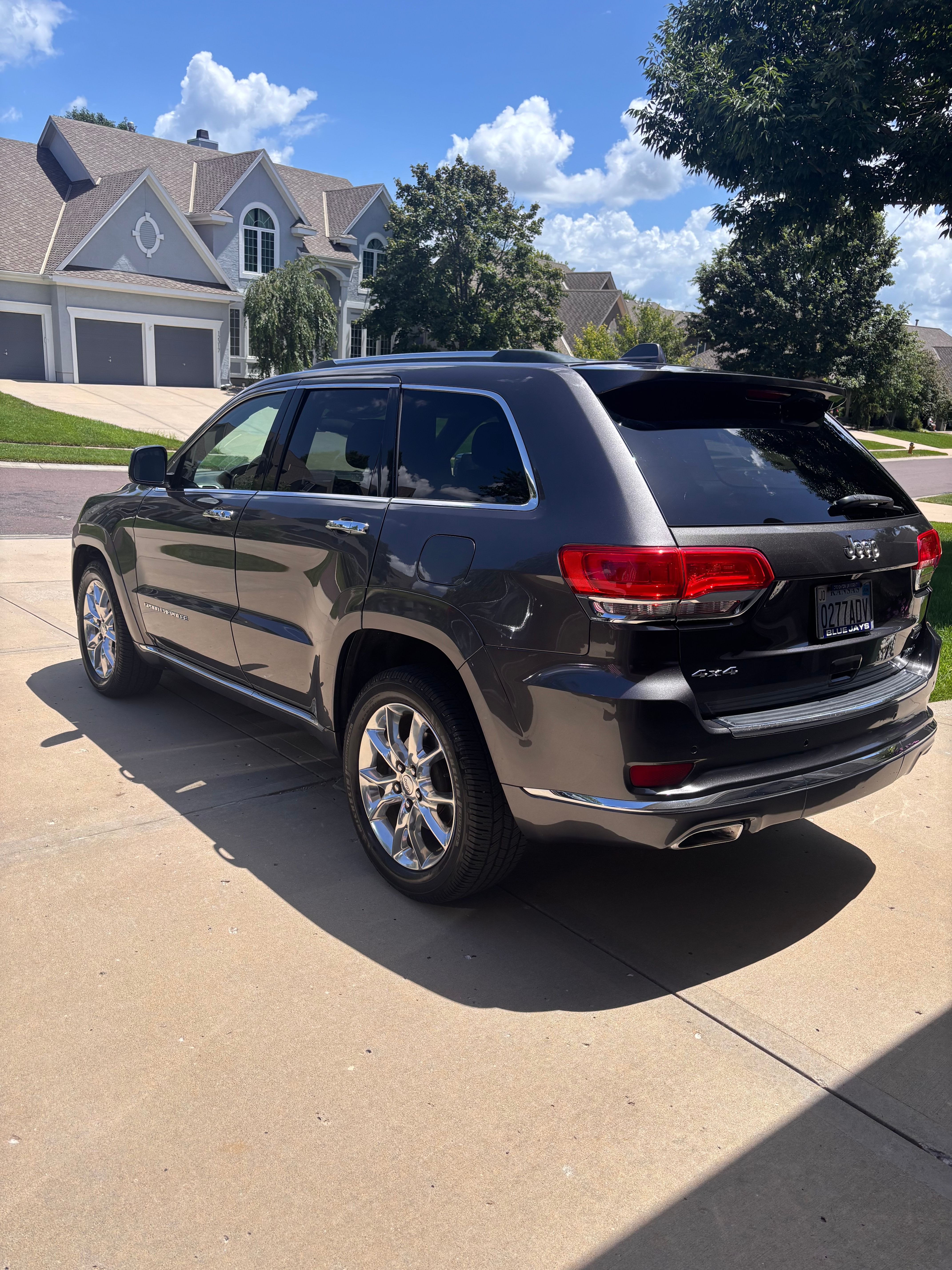 Used 2014 Jeep Grand Cherokee Summit AWD/4WD image 8