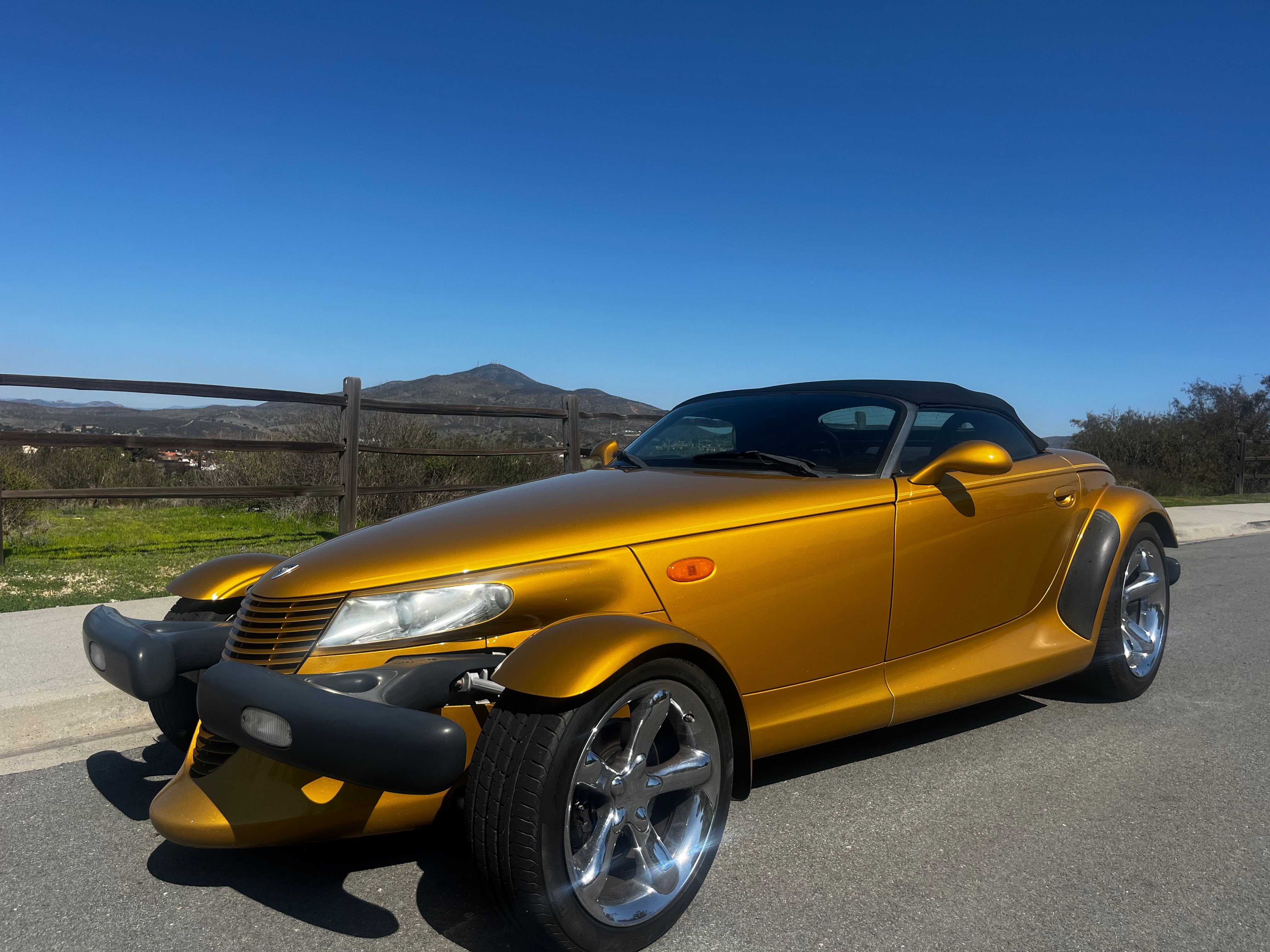 Used 2002 Chrysler Prowler RWD image 17