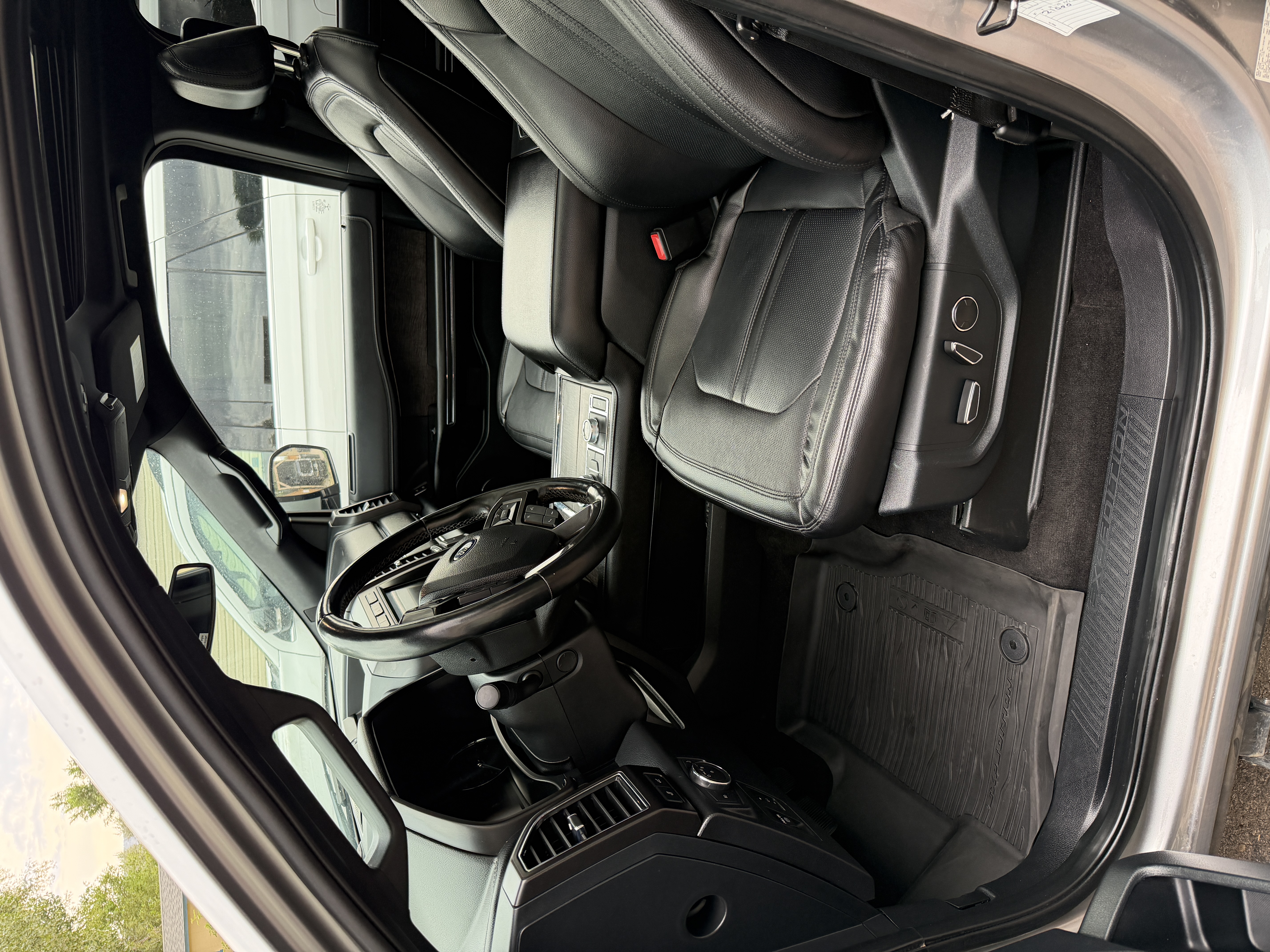 Used 2021 Ford Expedition Max Limited AWD/4WD image 10