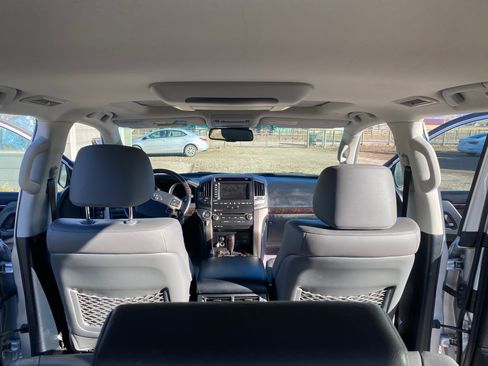 Used 2011 Toyota Land Cruiser w/ Upgrade Pkg image 4