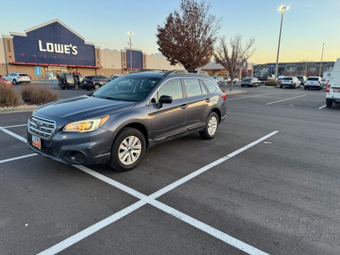 Used 2017 Subaru Outback 2.5i image 1