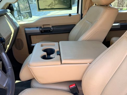 Used 2016 Ford F250 Lariat w/ Lariat Ultimate Package image 18