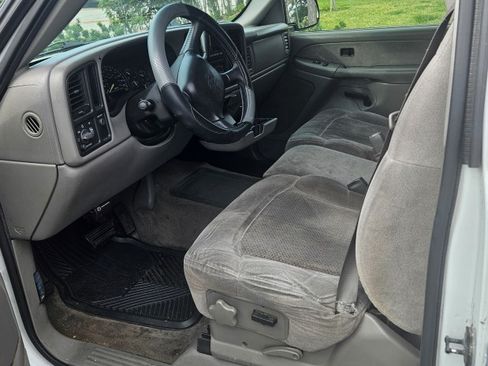 Used 2000 Chevrolet Silverado 1500 LS image 8