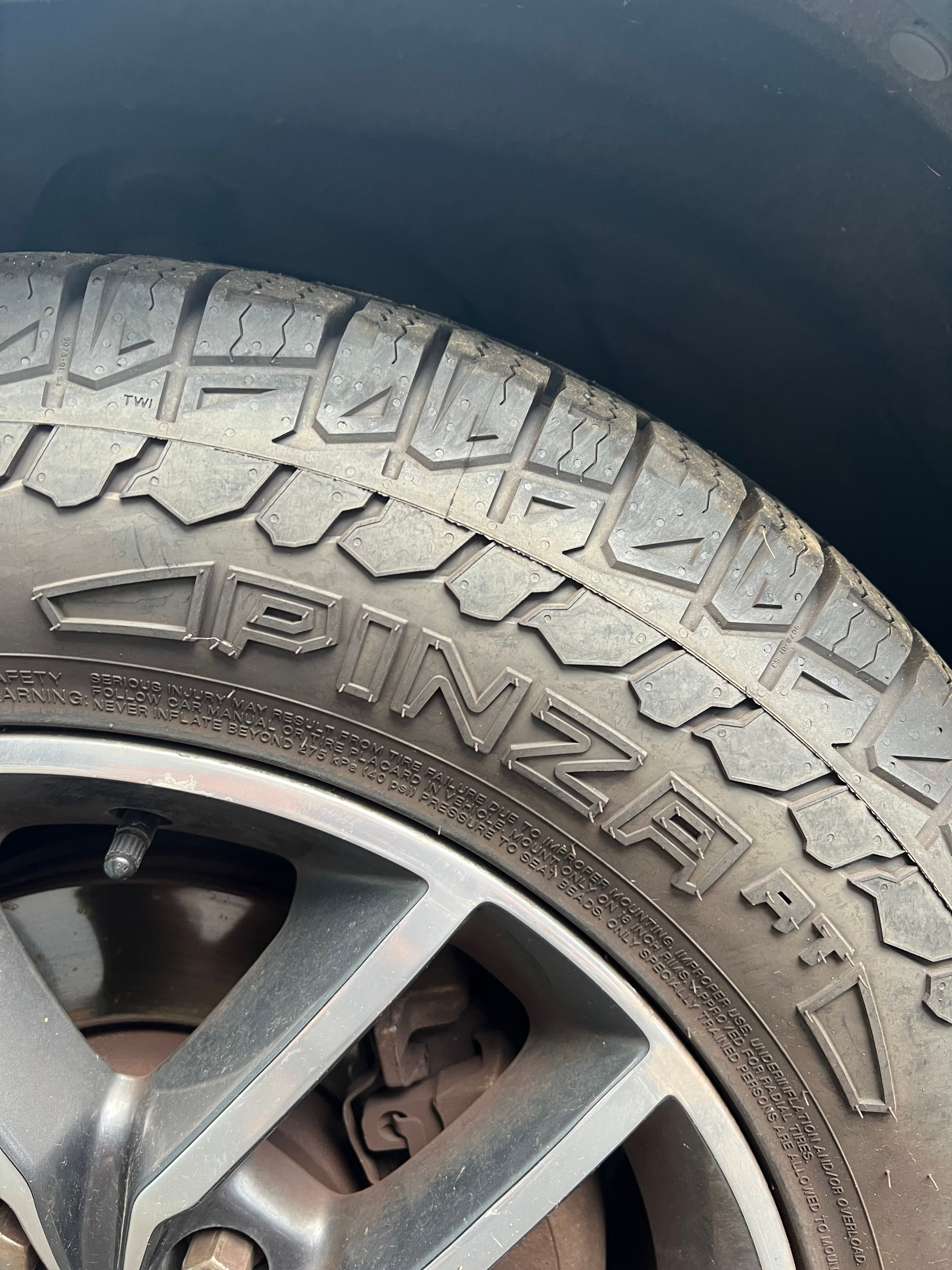 Used 2013 Jeep Grand Cherokee Laredo AWD/4WD image 12