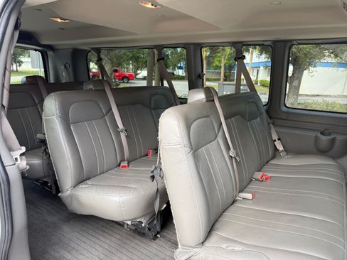 Used 2023 GMC Savana 3500 LS w/ Chrome Appearance Package image 11
