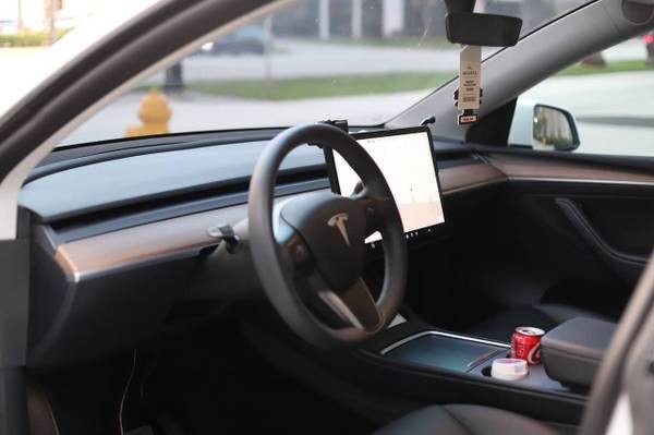 Used 2022 Tesla Model Y Long Range AWD/4WD image 6