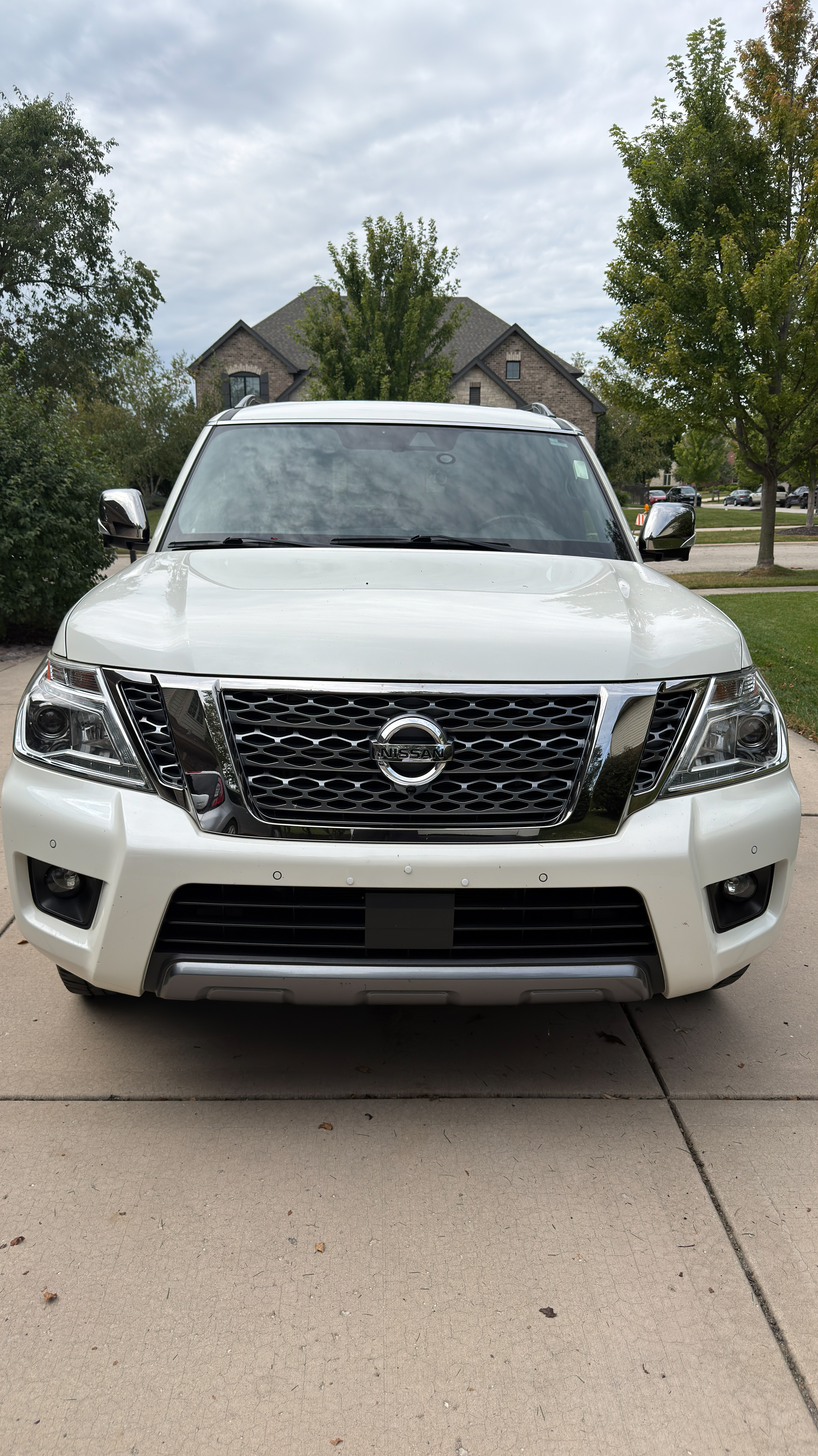 Used 2019 Nissan Armada Platinum w/ Captain's Chairs Package AWD/4WD image 2