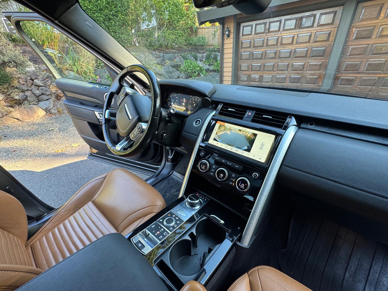 Used 2018 Land Rover Discovery HSE AWD/4WD image 13