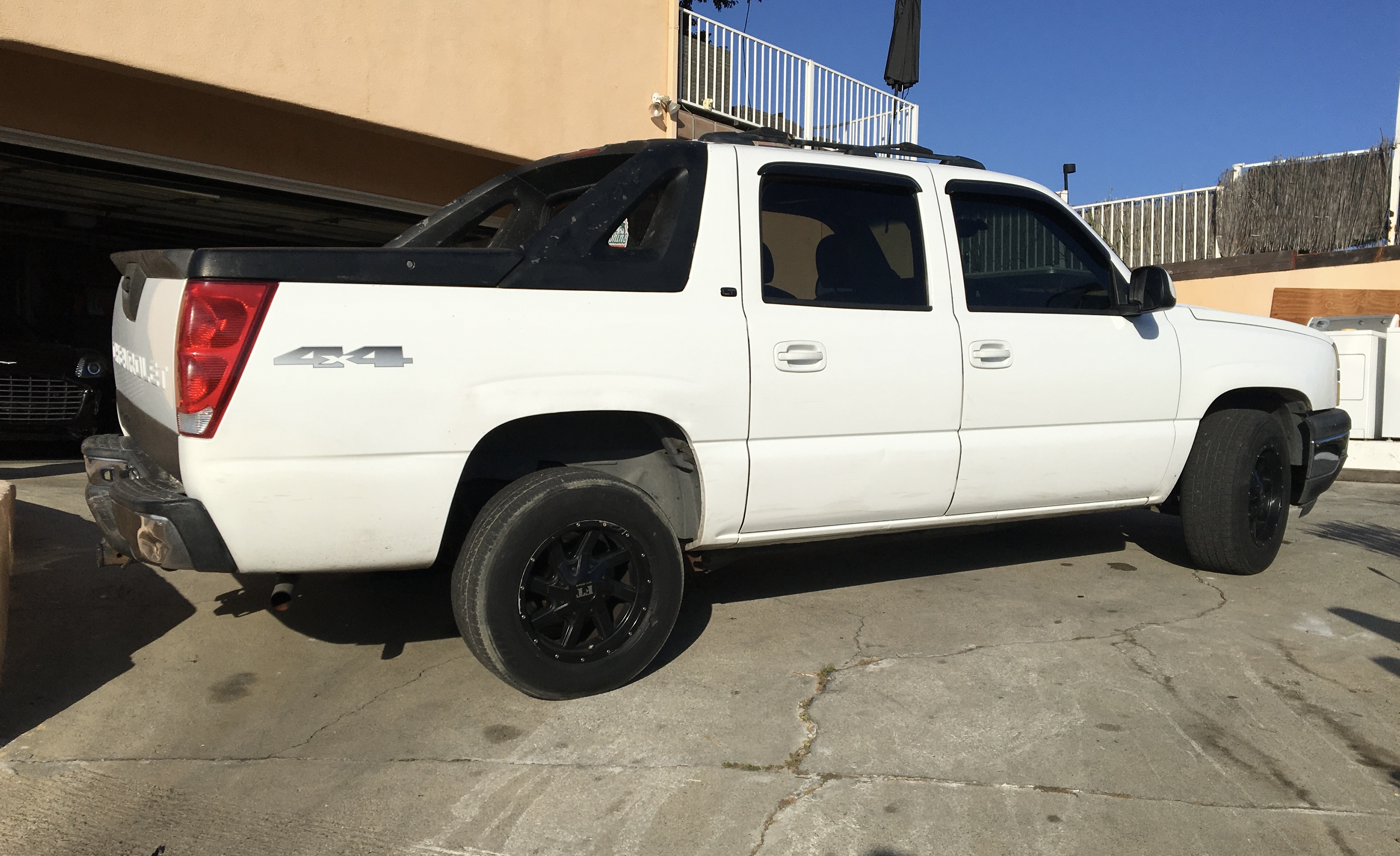 Used 2006 Chevrolet Avalanche LT w/ Preferred Equipment Group AWD/4WD image 1