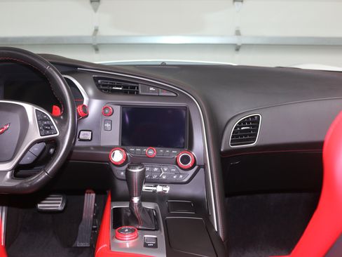 Used 2017 Chevrolet Corvette Grand Sport w/ Z07 Performance Package RWD image 2