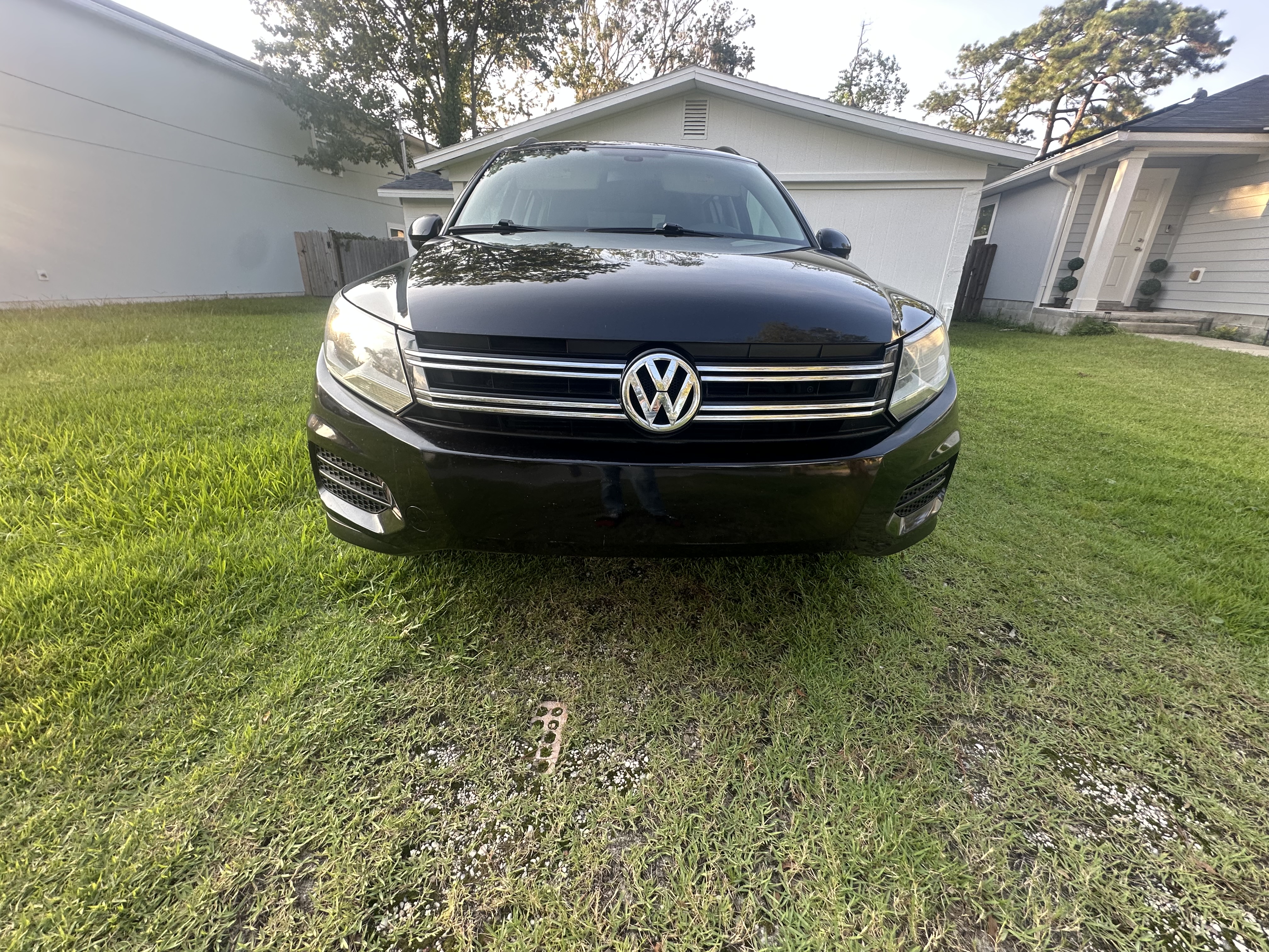 Used 2016 Volkswagen Tiguan S FWD image 1