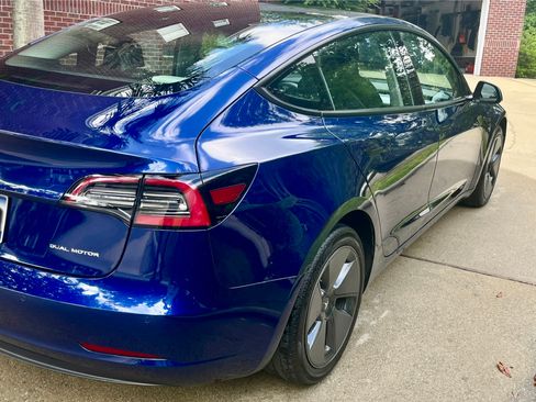 Used 2022 Tesla Model 3 Long Range AWD/4WD image 2